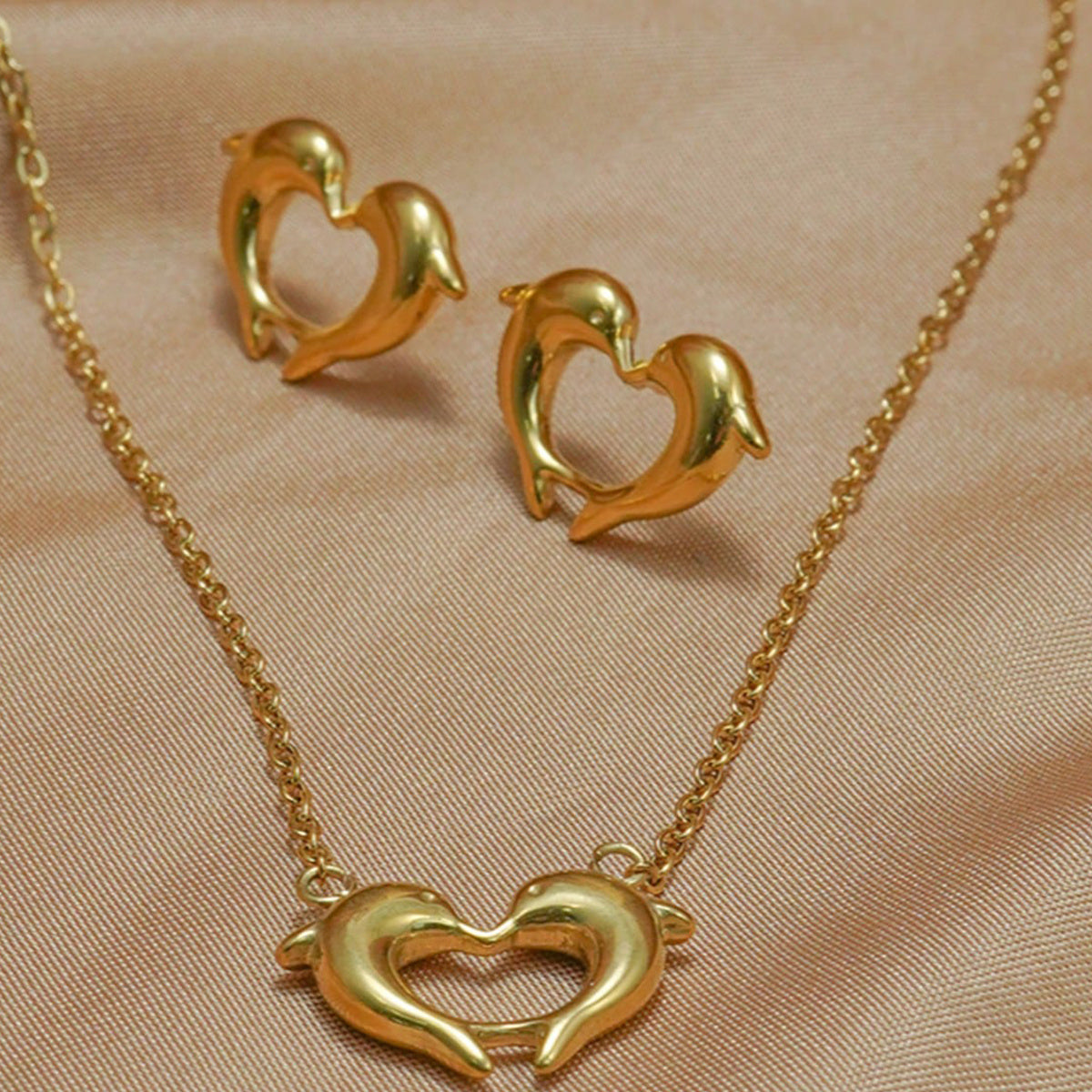 Lxalry 18K Gold Plated Stainless Steel Dolphin Heart Necklace & Earrings Set - Elegant Gift Jewelry, Waterproof & Hypoallergenic, Ideal For Birthday, Anniversary, Valentine's Day & Daily Wear